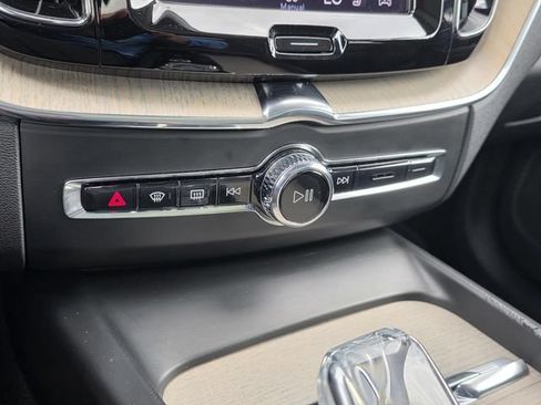 Used 2022 Volvo XC60 B6 Inscription w/ Advanced Package AWD/4WD image 27