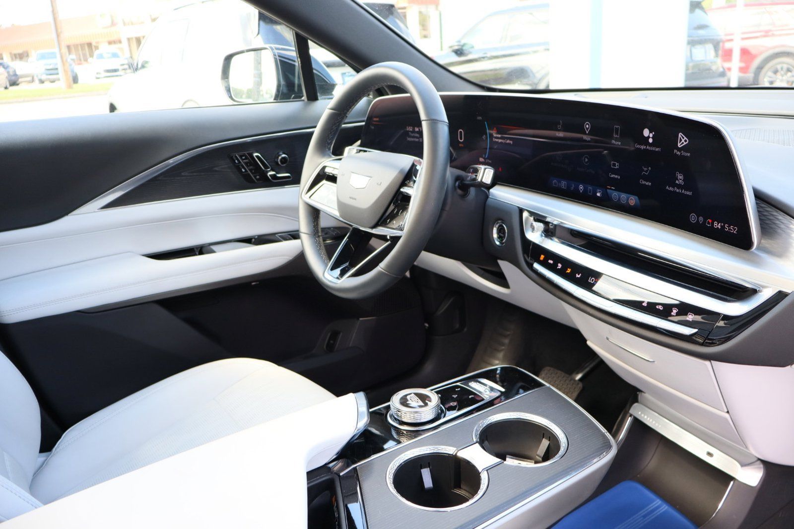 Used 2024 Cadillac Lyriq Luxury AWD/4WD image 47