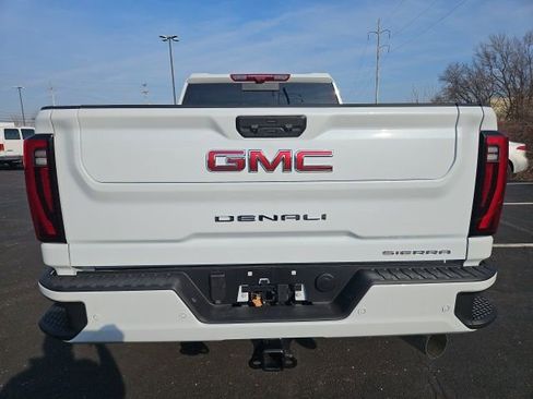 New 2026 GMC Sierra 3500 Denali w/ Denali Reserve Package AWD/4WD image 4