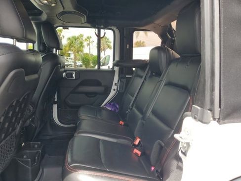 Certified 2019 Jeep Wrangler Unlimited Rubicon AWD/4WD image 16