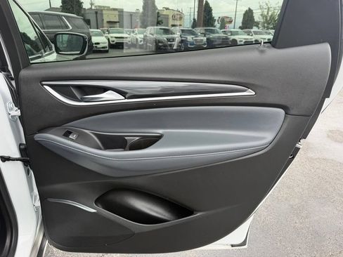 Used 2022 Buick Enclave Premium AWD/4WD image 14