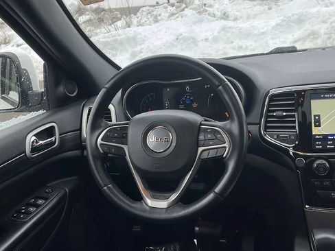 Certified 2022 Jeep Grand Cherokee Laredo X image 28