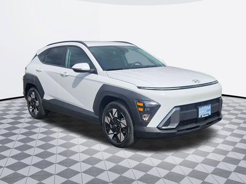 Certified 2025 Hyundai Kona SEL image 8