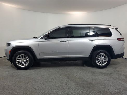 Used 2024 Jeep Grand Cherokee L Laredo image 4