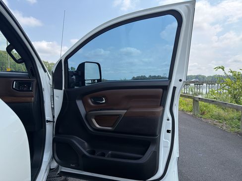 Used 2021 Nissan Titan Platinum Reserve w/ Moonroof Package AWD/4WD image 20