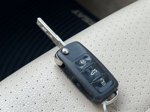 Used 2013 Volkswagen Passat 2.5 SE image 21