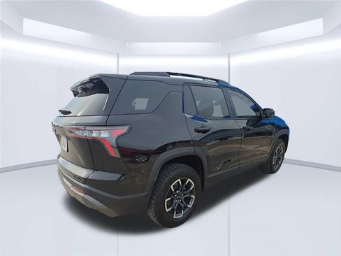 Used 2025 Chevrolet Equinox ACTIV AWD/4WD image 40