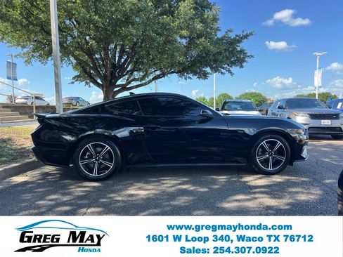 Used 2025 Ford Mustang Coupe RWD image 8
