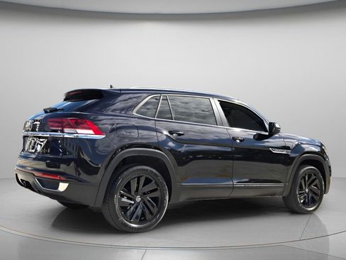 Used 2023 Volkswagen Atlas Cross Sport SE w/ Panoramic Sunroof Package image 7