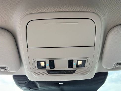 Used 2025 Ford Explorer Active AWD/4WD image 24