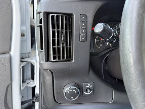 Used 2019 GMC Savana 3500 w/ Power Convenience Package RWD image 16