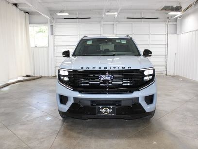 New 2027 Ford Expedition Max Platinum w/ Stealth Appearance Package