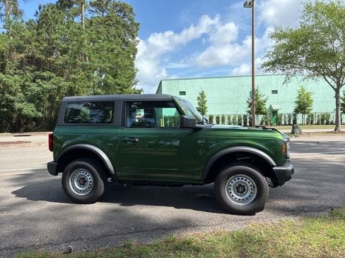 Used 2025 Ford Bronco 2-Door AWD/4WD image 2