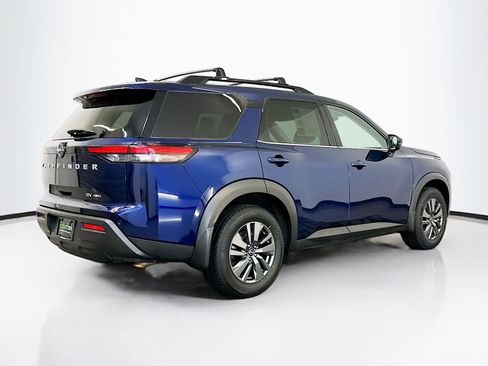 Used 2024 Nissan Pathfinder SV image 9