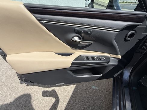 Used 2021 Lexus ES 250 w/ Premium Package AWD/4WD image 21