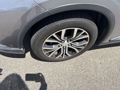 Used 2017 Mitsubishi Outlander SE FWD image 9