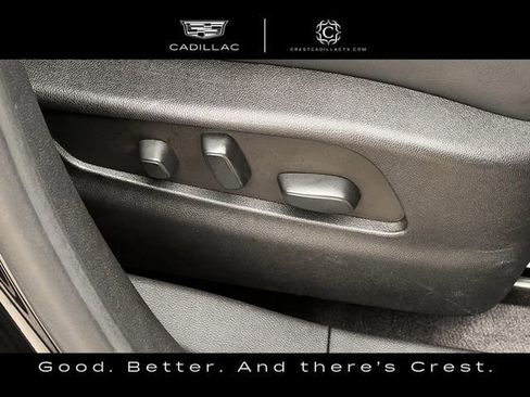 Used 2023 Cadillac XT4 Luxury w/ Cold Weather Package FWD image 29