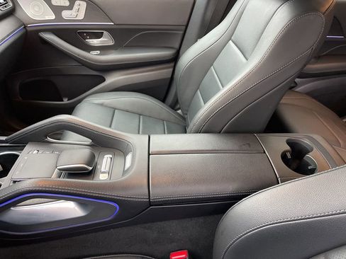 Used 2024 Mercedes-Benz GLS 450 4MATIC image 14