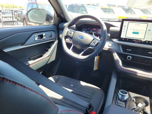 New 2026 Ford Explorer ST-Line w/ ST-Line Street Pack image 12