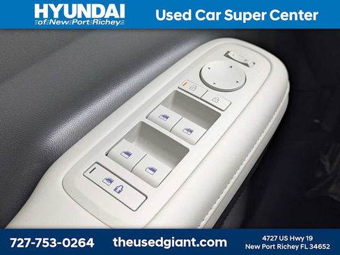 Used 2025 Hyundai Santa Fe SEL FWD image 33