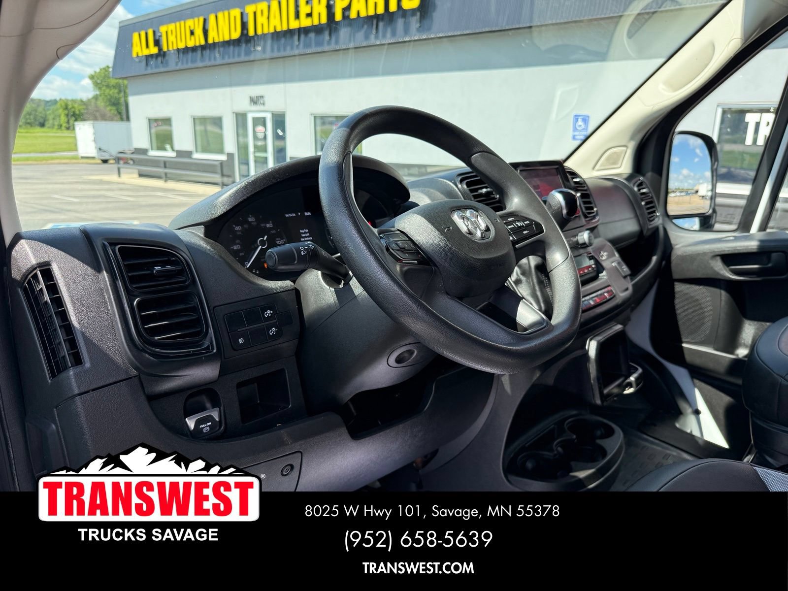 Used 2025 RAM ProMaster 2500 w/ Convenience Group FWD image 4