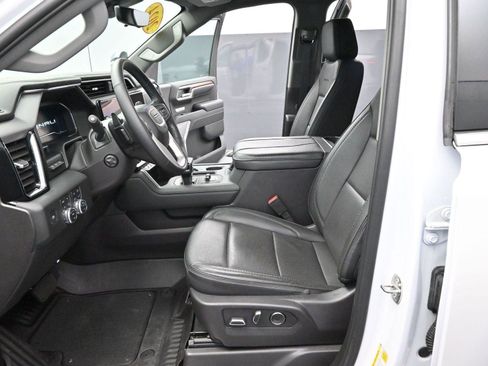 Used 2024 GMC Sierra 1500 Denali w/ Denali Reserve Package AWD/4WD image 13