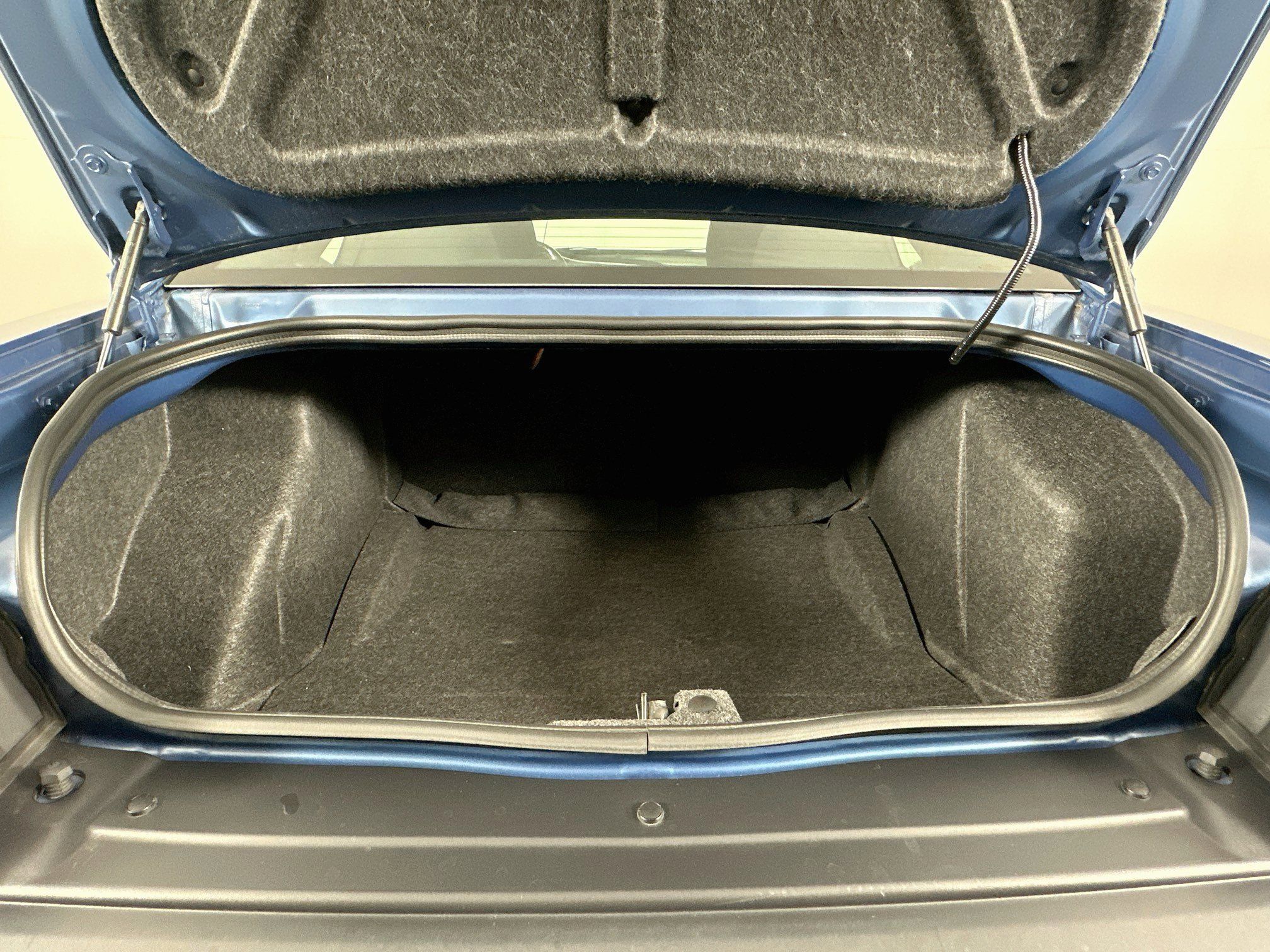 Used 2022 Dodge Challenger R/T RWD image 26