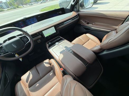 New 2026 Lincoln Navigator L Reserve AWD/4WD image 21