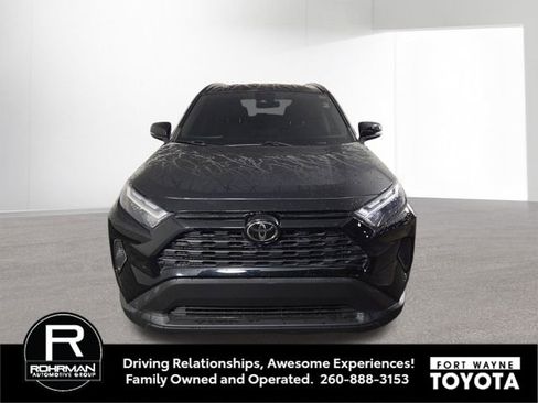 Used 2023 Toyota RAV4 XLE AWD/4WD image 3