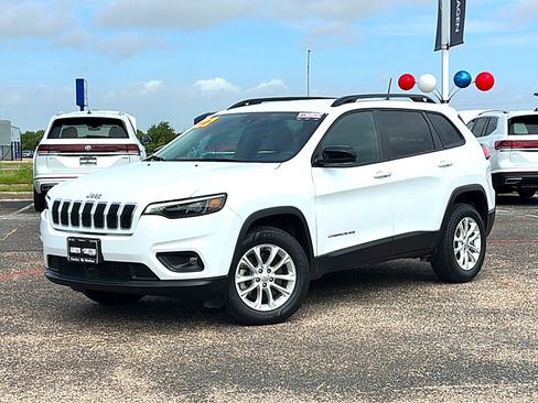 Used 2022 Jeep Cherokee Latitude Lux AWD/4WD image 2