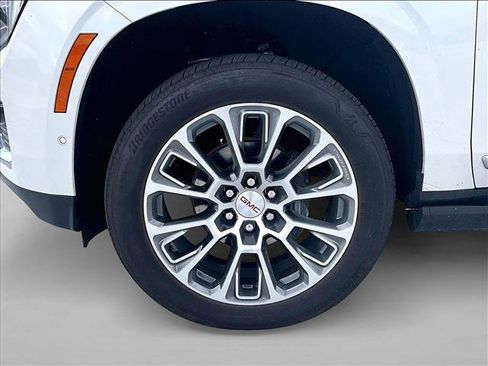 Used 2025 GMC Yukon Denali w/ Denali Reserve Package RWD image 10