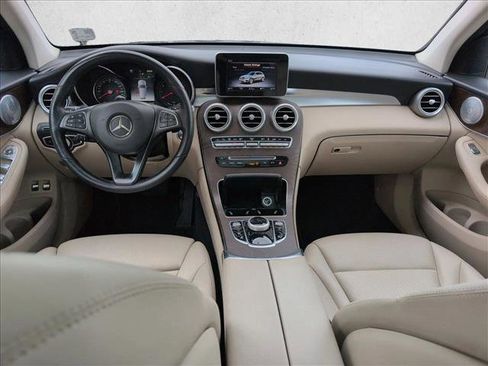 Used 2019 Mercedes-Benz GLC 350e 4MATIC image 19