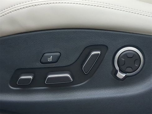 Used 2025 Genesis Electrified GV70 Advanced w/ Prestige Package image 19