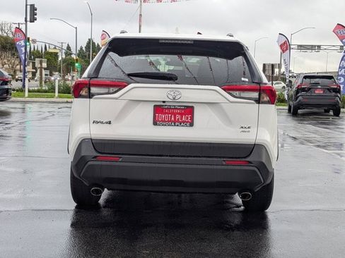 Used 2025 Toyota RAV4 XLE image 9