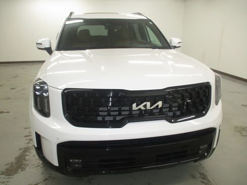 Used 2024 Kia Telluride SX Prestige X-Pro AWD/4WD image 2