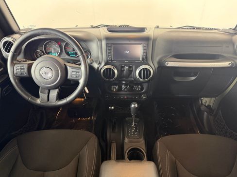 Used 2016 Jeep Wrangler Sahara w/ Connectivity Group AWD/4WD image 14