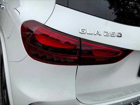 New 2026 Mercedes-Benz GLA 250 4MATIC image 18
