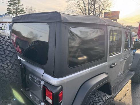 Used 2021 Jeep Wrangler Unlimited Sport image 16