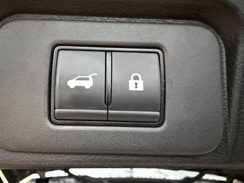 Used 2025 Nissan Rogue SV FWD image 24