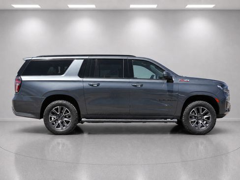 Used 2021 Chevrolet Suburban Z71 w/ Z71 Off-Road Package AWD/4WD image 2