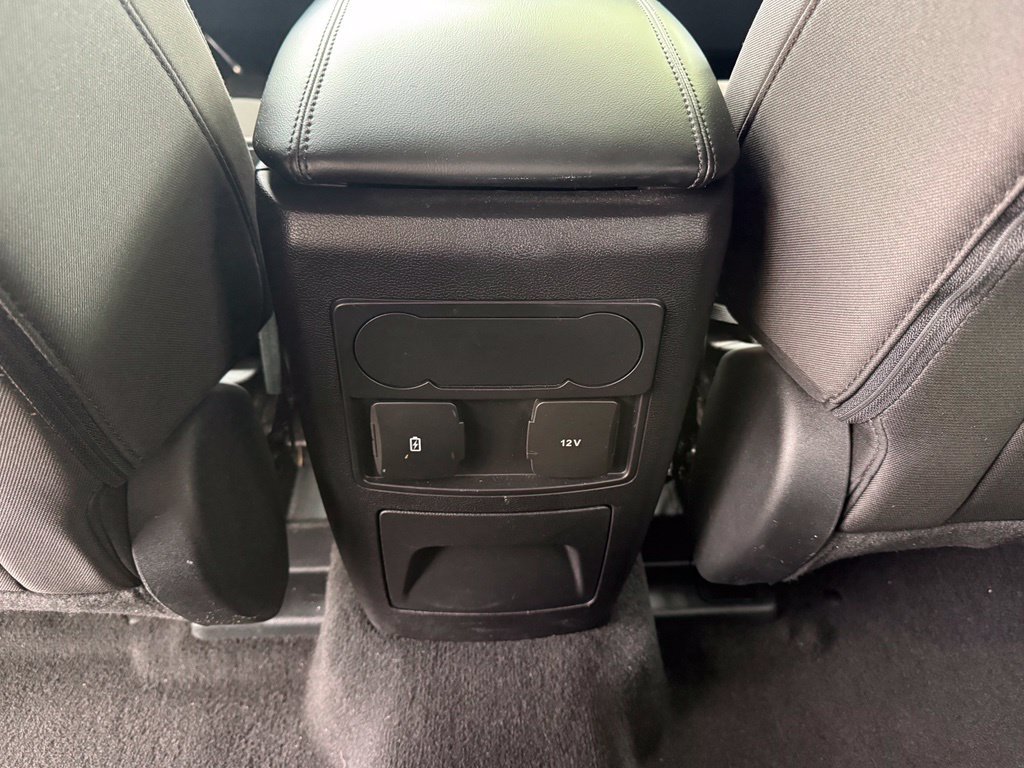 Used 2024 Ford Explorer XLT AWD/4WD image 24