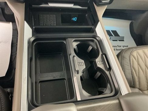 Used 2025 Ford F450 Platinum w/ Platinum Plus Package AWD/4WD image 23