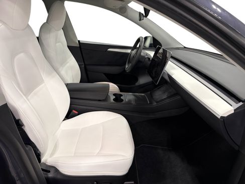 Certified 2023 Tesla Model Y Long Range AWD/4WD image 13