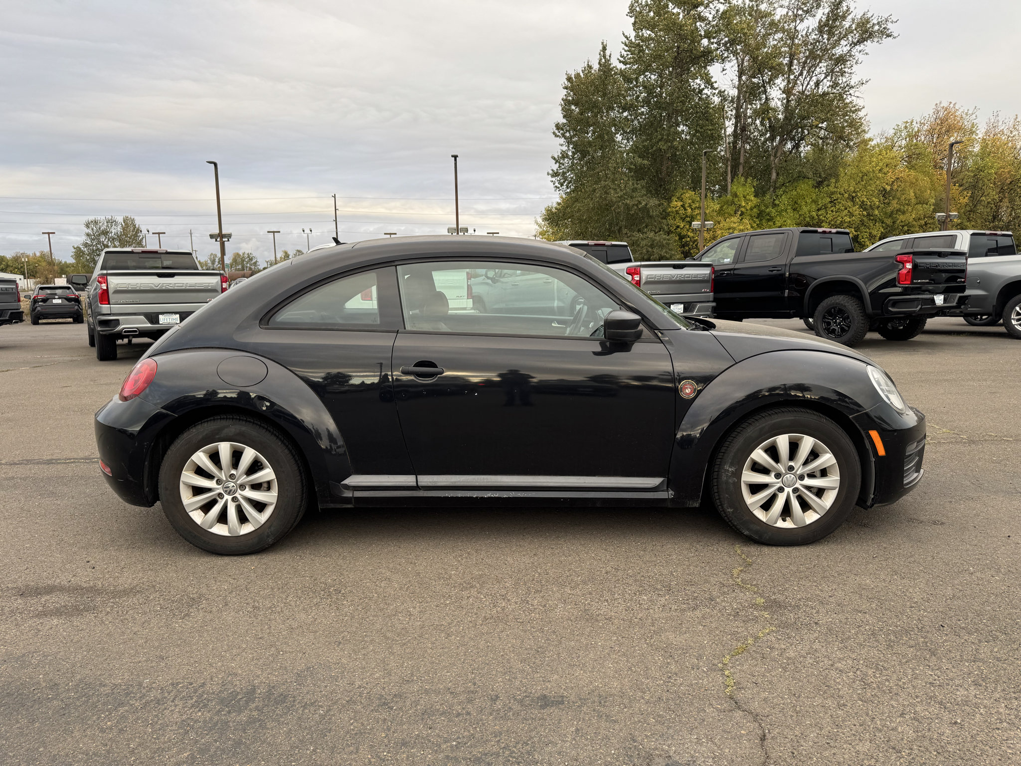Used 2017 Volkswagen Beetle 1.8T Classic FWD image 5