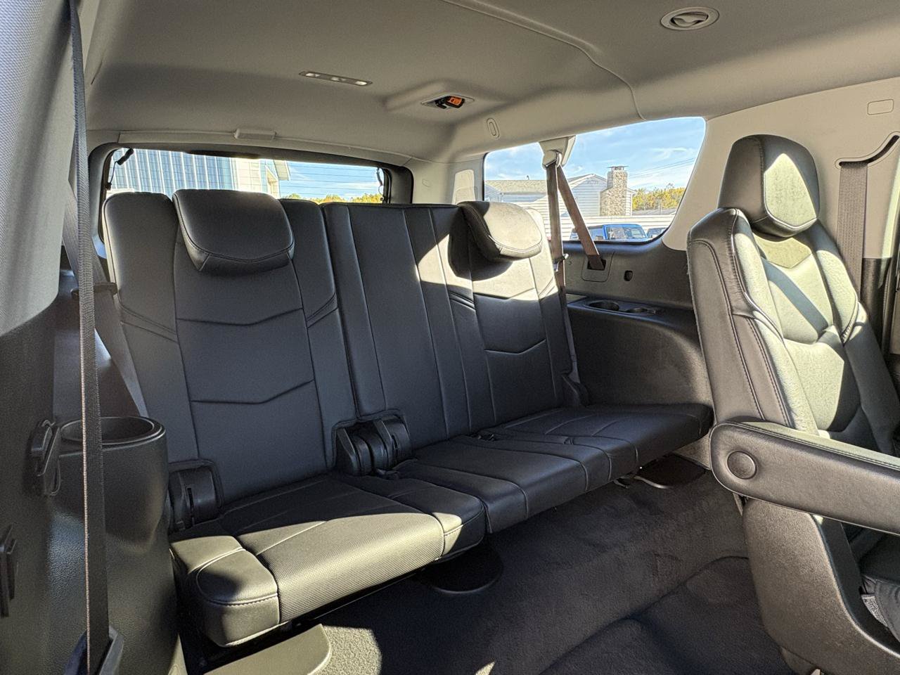 Used 2018 Cadillac Escalade ESV Luxury AWD/4WD image 23