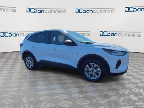 Used 2025 Ford Escape Active AWD/4WD image 2