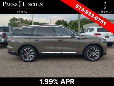 Certified 2025 Lincoln Aviator Reserve RWD image 3