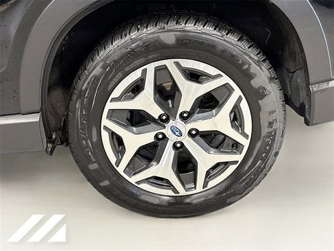 Certified 2023 Subaru Forester Premium image 32