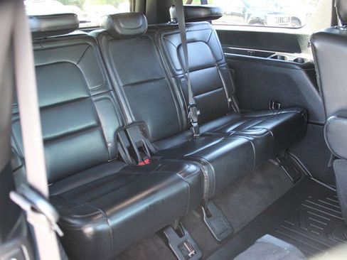 Used 2019 Lincoln Navigator L Select AWD/4WD image 17