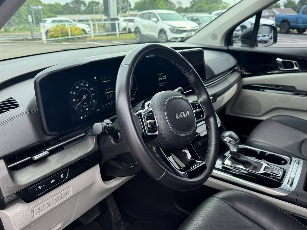 Used 2024 Kia Carnival SX FWD image 25